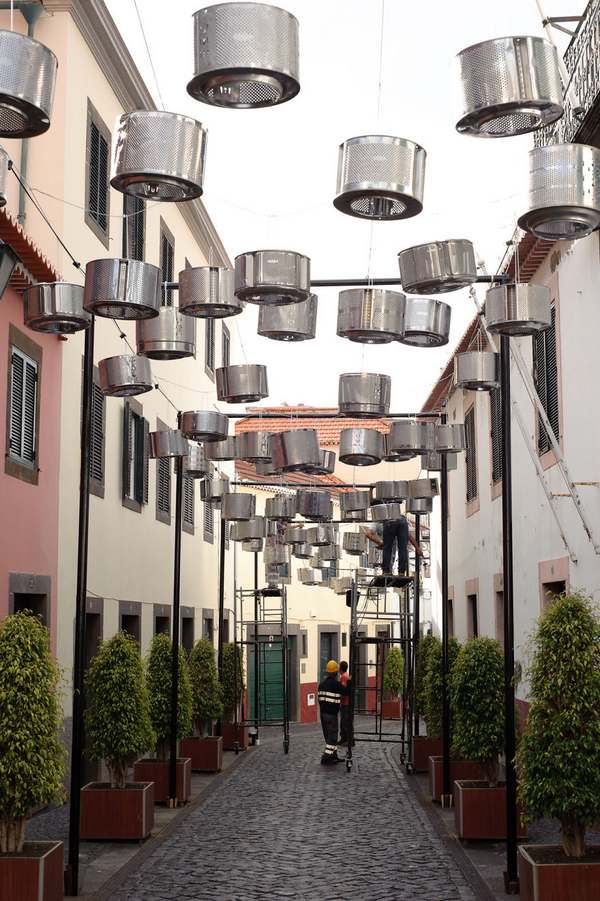 Steampunk street lamps from the creative recycling of washing machine baskets (PHOTO)