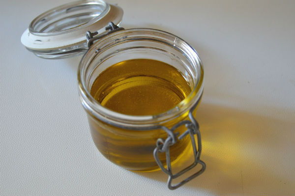 Aromatic oil with rosemary and chilli