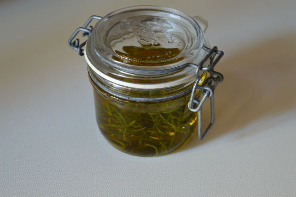 Aromatic oil with rosemary and chilli
