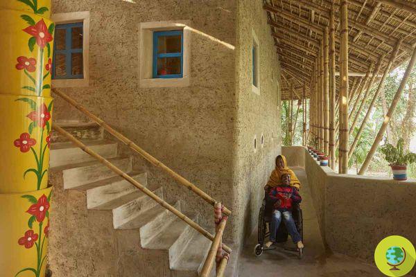 Le centre thérapeutique innovant pour handicapés construit avec des techniques anciennes en boue et bambou