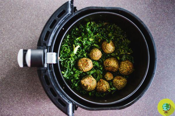Batatas e alimentos cozidos em uma frigideira de ar são realmente mais saudáveis?