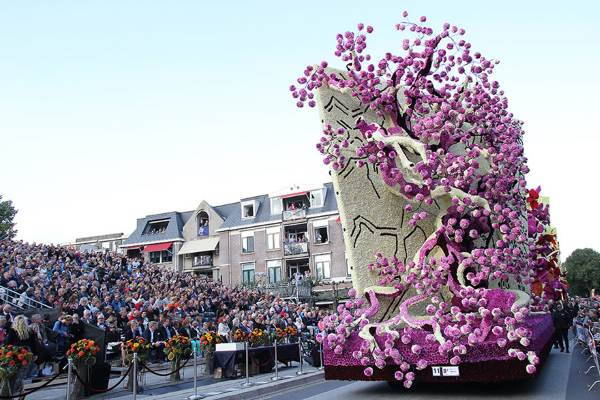 Las espectaculares esculturas de flores inspiradas en Van Gogh (FOTO)