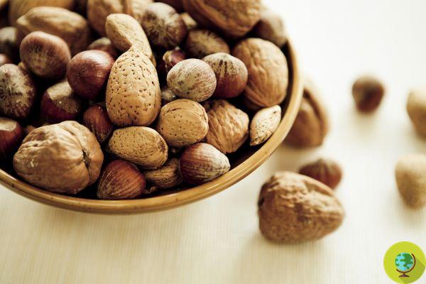 Les noix, les pistaches et les fruits secs aident à lutter contre les kilos superflus