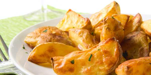 Patatas al horno: recetas para hacerlas crujientes, gratinadas o rellenas