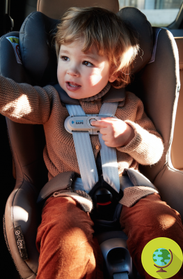 Children in the car: why they should not wear coats in the seat (VIDEO)