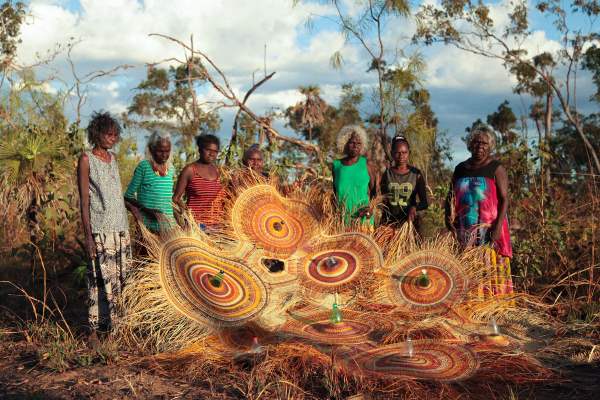 Les belles lampes en plastique recyclé des indigènes australiens