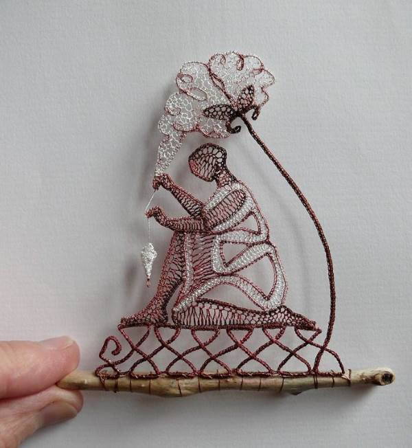 The artist who creates extraordinary sculptures by combining lace with wood (PHOTO)