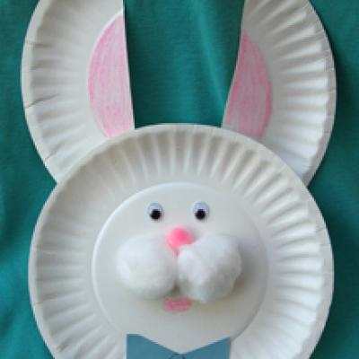 Decorations for Easter: creatively recycled bunnies to make with the children