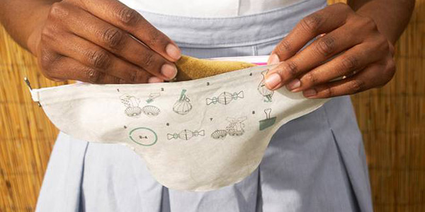 Flo, le kit menstruation avec serviettes lavables qui aide les femmes des pays pauvres