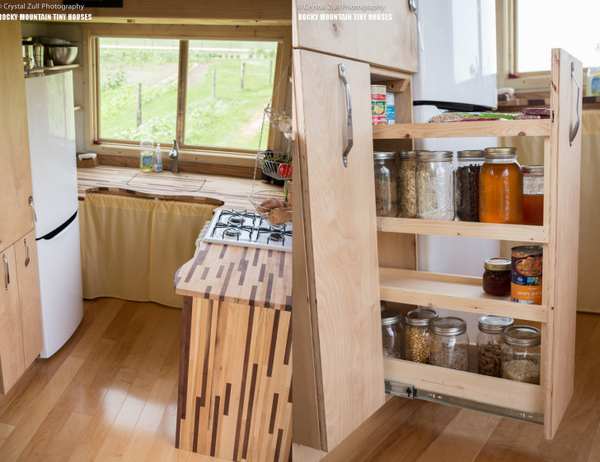 Tiny House: the old caravan turns into a house for four people (PHOTO)