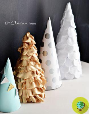 10 mini árboles de Navidad sin coste de reciclaje creativo