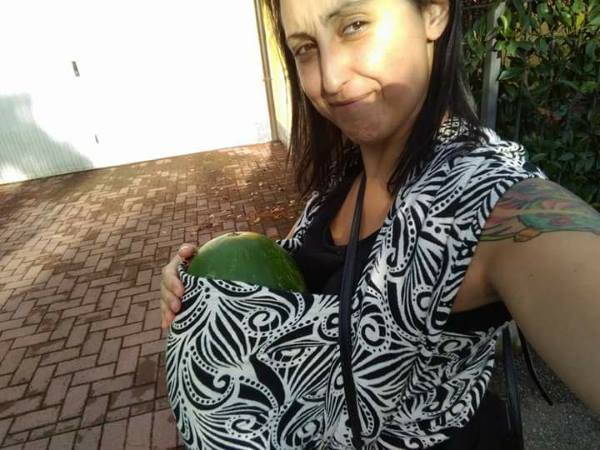 Babywearing: the extraordinary (and fun) alternative uses of the baby sling
