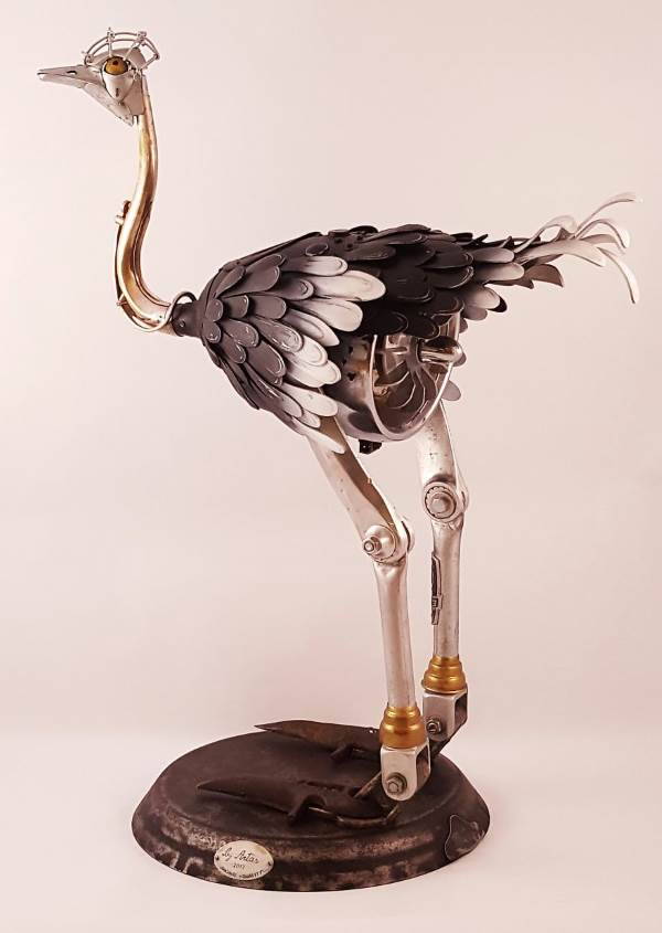 The wonderful steampunk sculptures created with waste