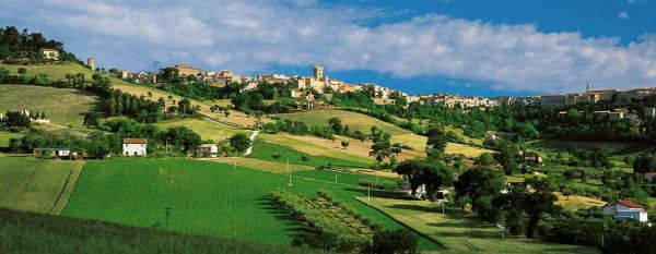 La Magione, la aldea ecológica autosuficiente en las colinas de Marche (FOTO)