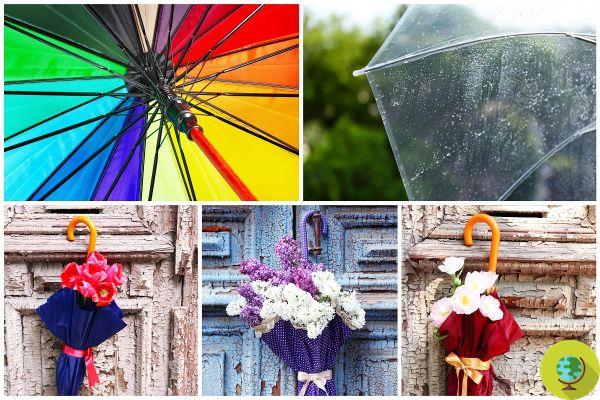 If you have broken umbrellas, don't throw them away, recycle them creatively. You can make vases, wreaths and beautiful bags out of them