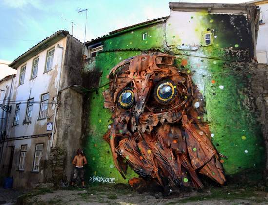 Street Art: the Portuguese artist who transforms waste into fantastic urban sculptures