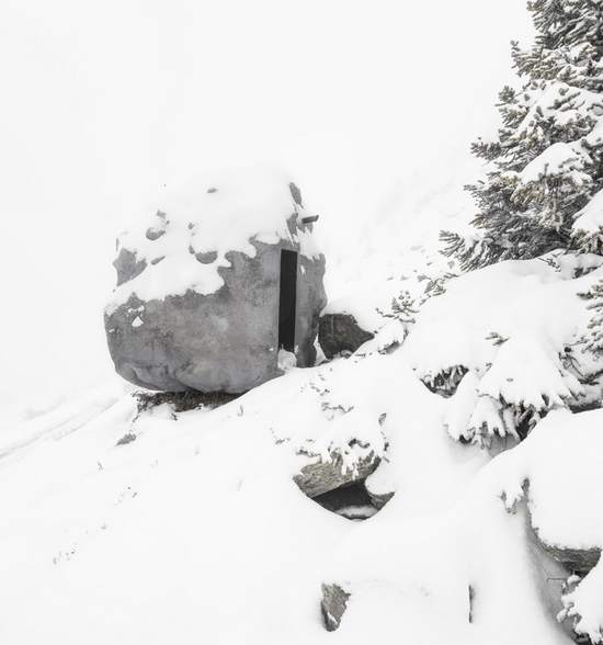 Tiny House: the micro-house in the rock in the Swiss Alps