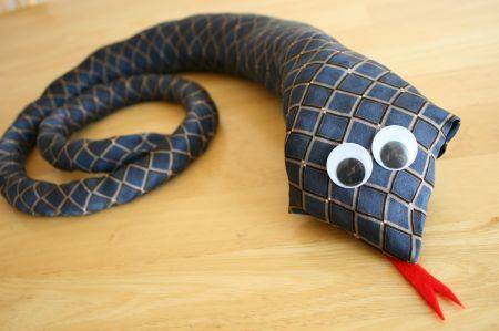 Ties: 10 ideas to reuse and recycle them creatively