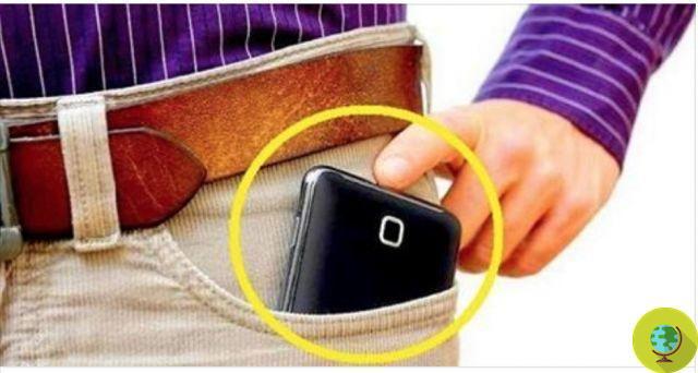 Fertilidade masculina: cai se você guardar o celular no bolso