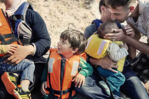 Restons humains : les images touchantes de réfugiés et migrants rêvant d'Europe (PHOTO)