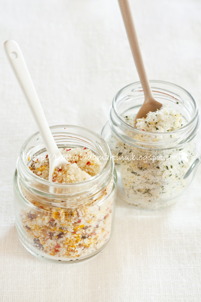 Homemade flavored salt: 10 recipes with herbs, spices and fruit