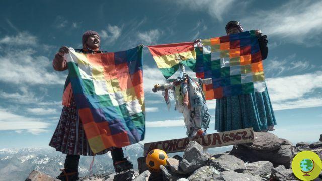 Cholitas: mujeres indígenas bolivianas conquistan la cumbre más alta de América por la libertad y el empoderamiento de la mujer