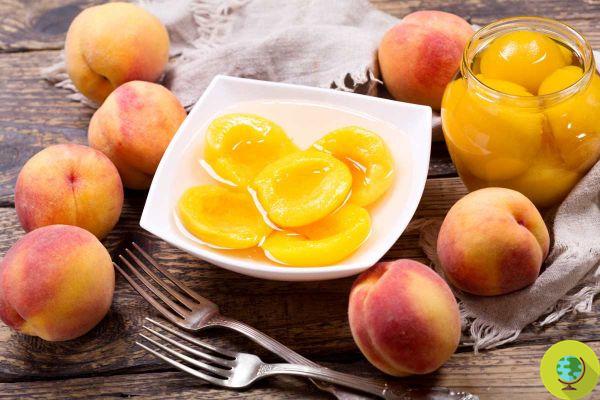 Peaches in syrup: the simple recipe to prepare them at home