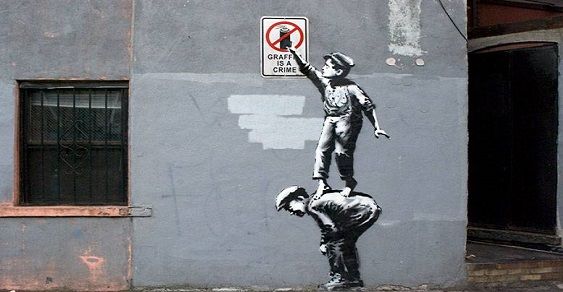 The illustrations inspired by Banksy against the self-destruction of the Planet