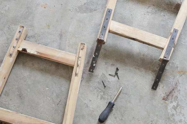 Comment recycler un vieil escalier en bois dans une armoire (PHOTO)