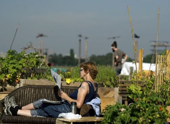 Un jardín urbano en las pistas del legendario aeropuerto nazi de Berlín