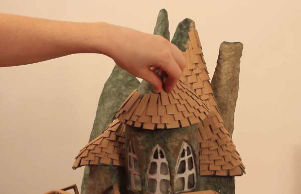 DIY fairy house with cardboard (TUTORIAL)