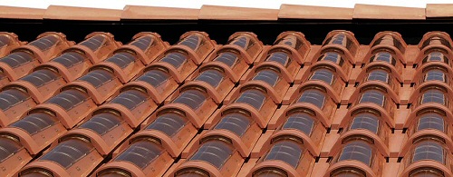 5 telhas solares, fotovoltaicas ou transparentes para produzir energia do telhado