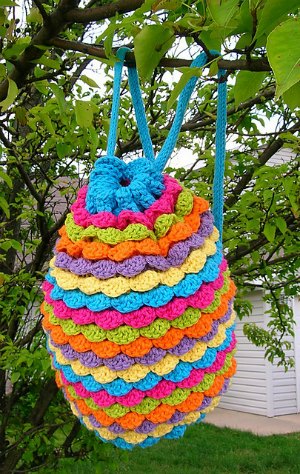 10 knitted or crocheted backpacks