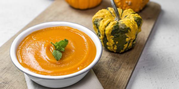 Seasonal recipes: pumpkin, mushroom and hazelnut sauce