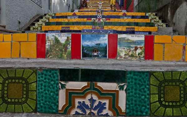 La maravillosa escalera de Río de Janeiro con 2 mil azulejos de colores (FOTO)