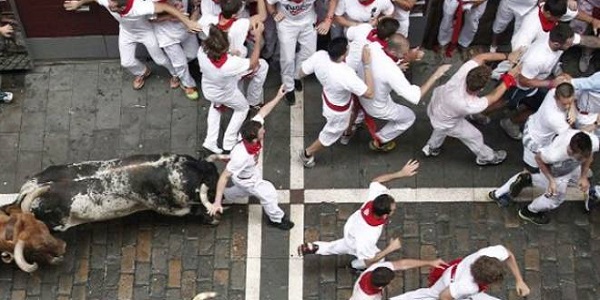 Did you run bulls without mistreatment? Puppets instead of animals in changing Spain (VIDEO)