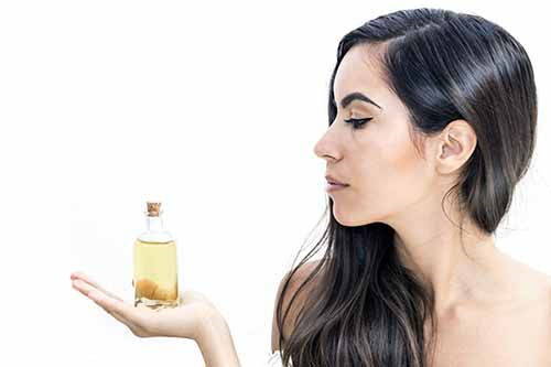 Castor oil: the fantastic properties, how to use it and where to find it