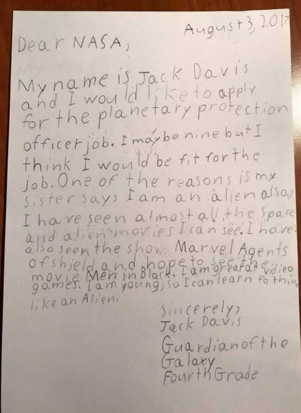 « Je peux défendre la Terre » : un garçon de 9 ans écrit à la NASA pour avoir le poste de chasseur d'extraterrestres