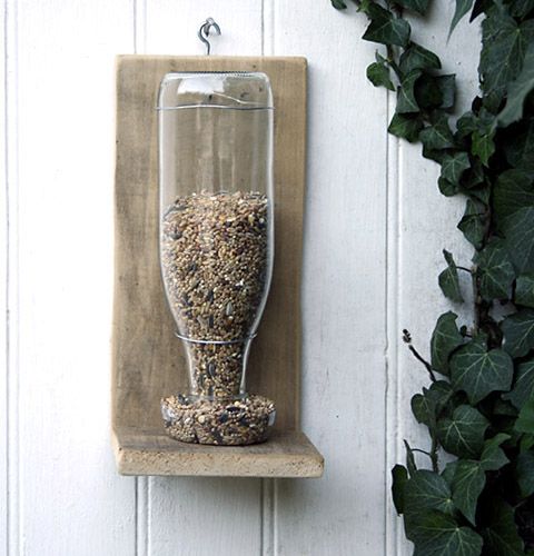 10 bird feeders with recycled materials