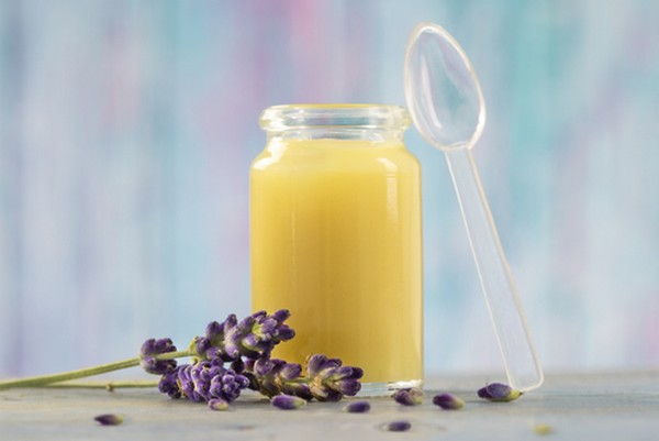 Royal jelly: properties, uses, CONTRAINDICATIONS and where to buy it