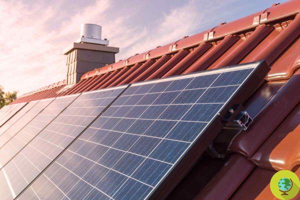 Fotovoltaica: instalar los paneles en el techo ahora se vuelve más fácil (incluso en los centros históricos) con el nuevo Decreto de Energía
