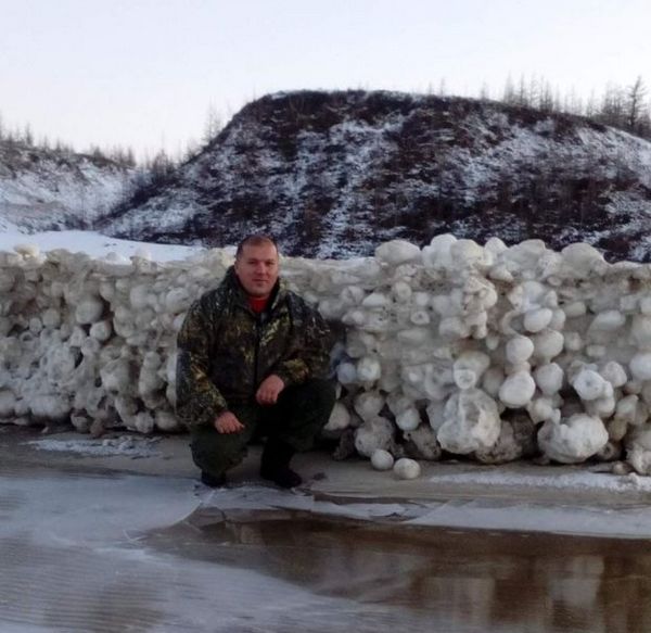 O mistério das bolas de neve gigantes na praia da Sibéria (FOTO e VÍDEO)