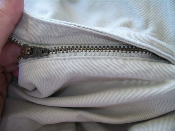 Broken zipper: how to fix a zip in 4 steps (VIDEO)