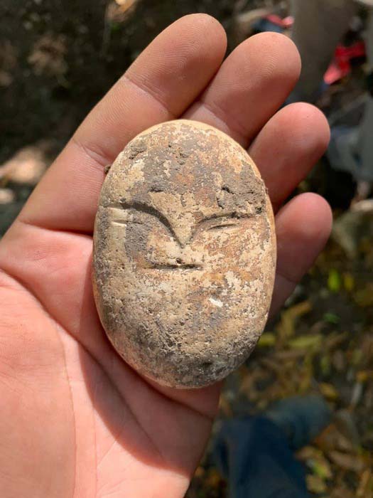 Uma escultura antiga foi descoberta em Molfetta: é um ídolo que remonta ao período neolítico