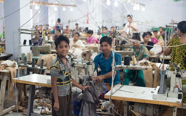 El horror detrás de nuestros jeans: la esclavitud de los niños de Bangladesh (FOTO)