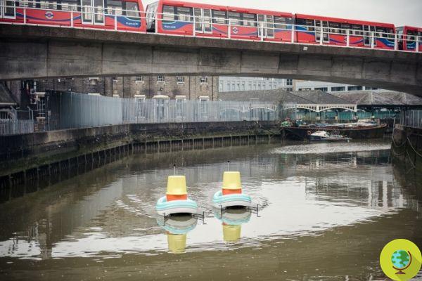 Barcos de controle remoto da IKEA para limpar rios de plástico e detritos