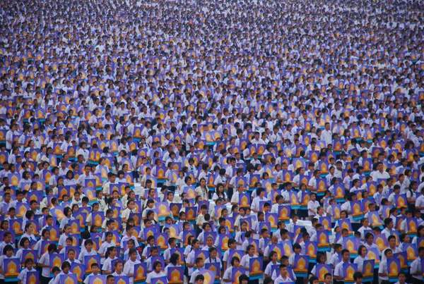 1 million children in meditation to save the planet (VIDEO)