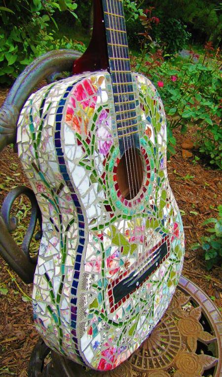 10 ideas para reciclar guitarra acústica y púas