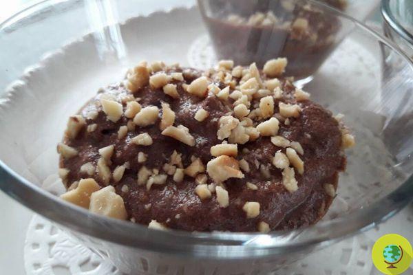 Vegan desserts: chocolate mousse prepared with acquafaba