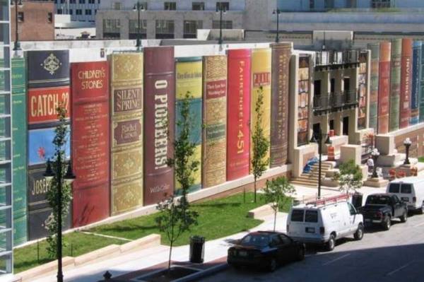 Biblioteca Pública de Kansas City: La biblioteca en forma de libro para aumentar el interés de los lectores